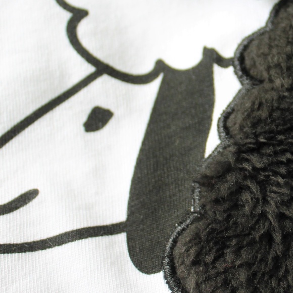 New Ireland Fuzzy Sheep T Shirt Top White Black - Picture 4 of 5